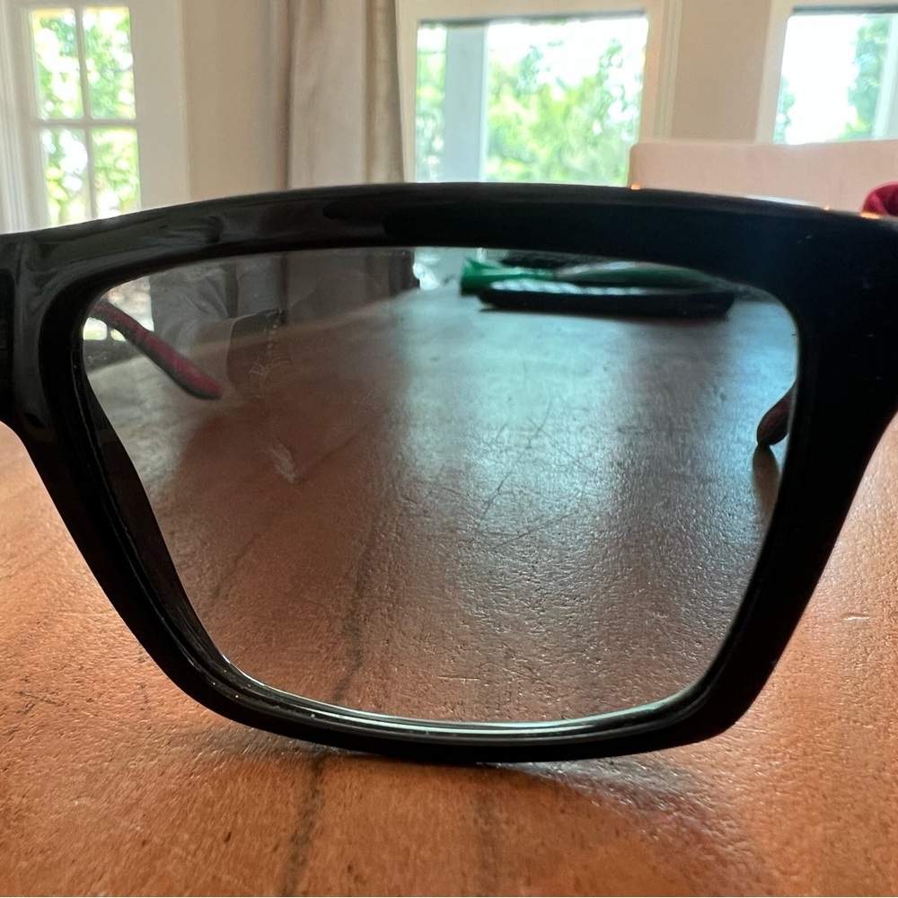 Gucci Black Sunglasses with Case - Picture 4 of 7